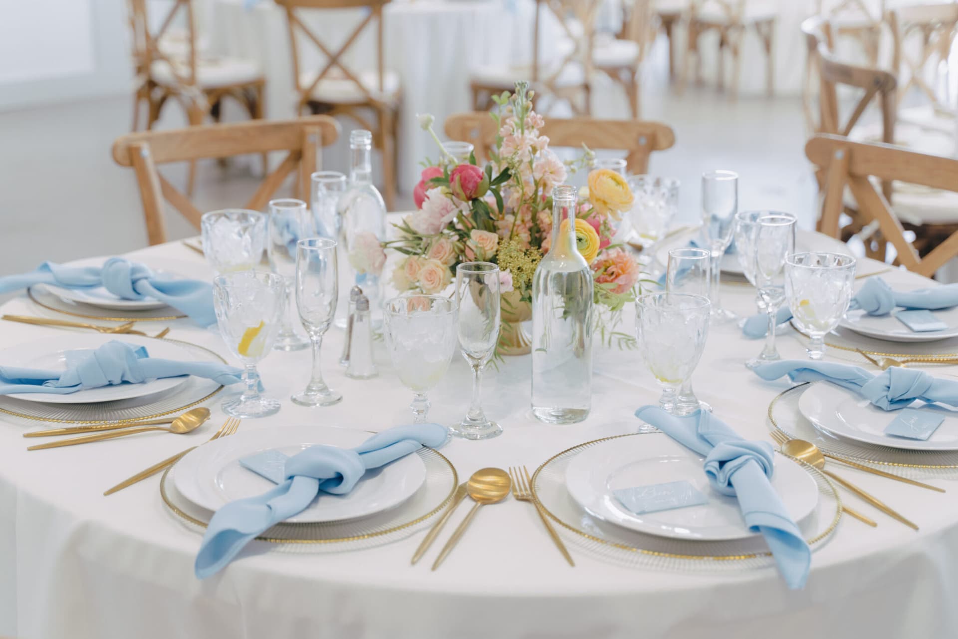 Affordable Table &amp; Chair Rentals in Canada