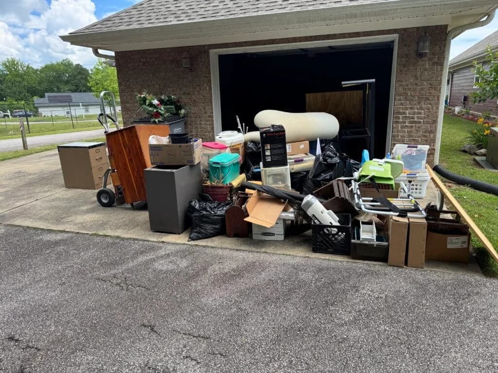 Heavy Junk Removal Phoenix Arizona: Expert Tips for a Clutter-Free Home