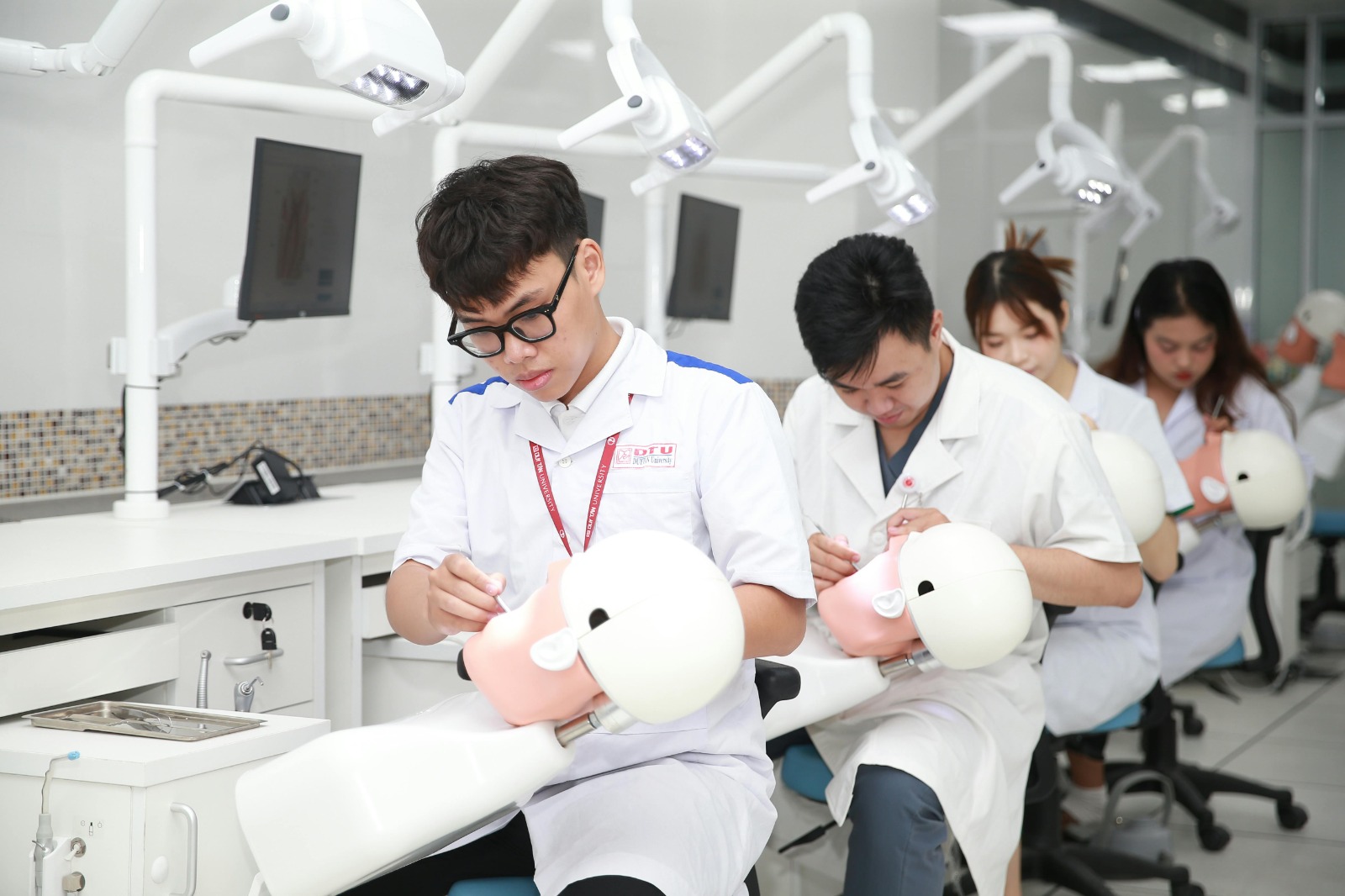 Free Healthcare Volunteering Programs That Fit Your Schedule