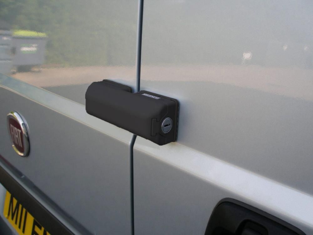 Le migliori chiusure di sicurezza per porte furgoni: guida completa